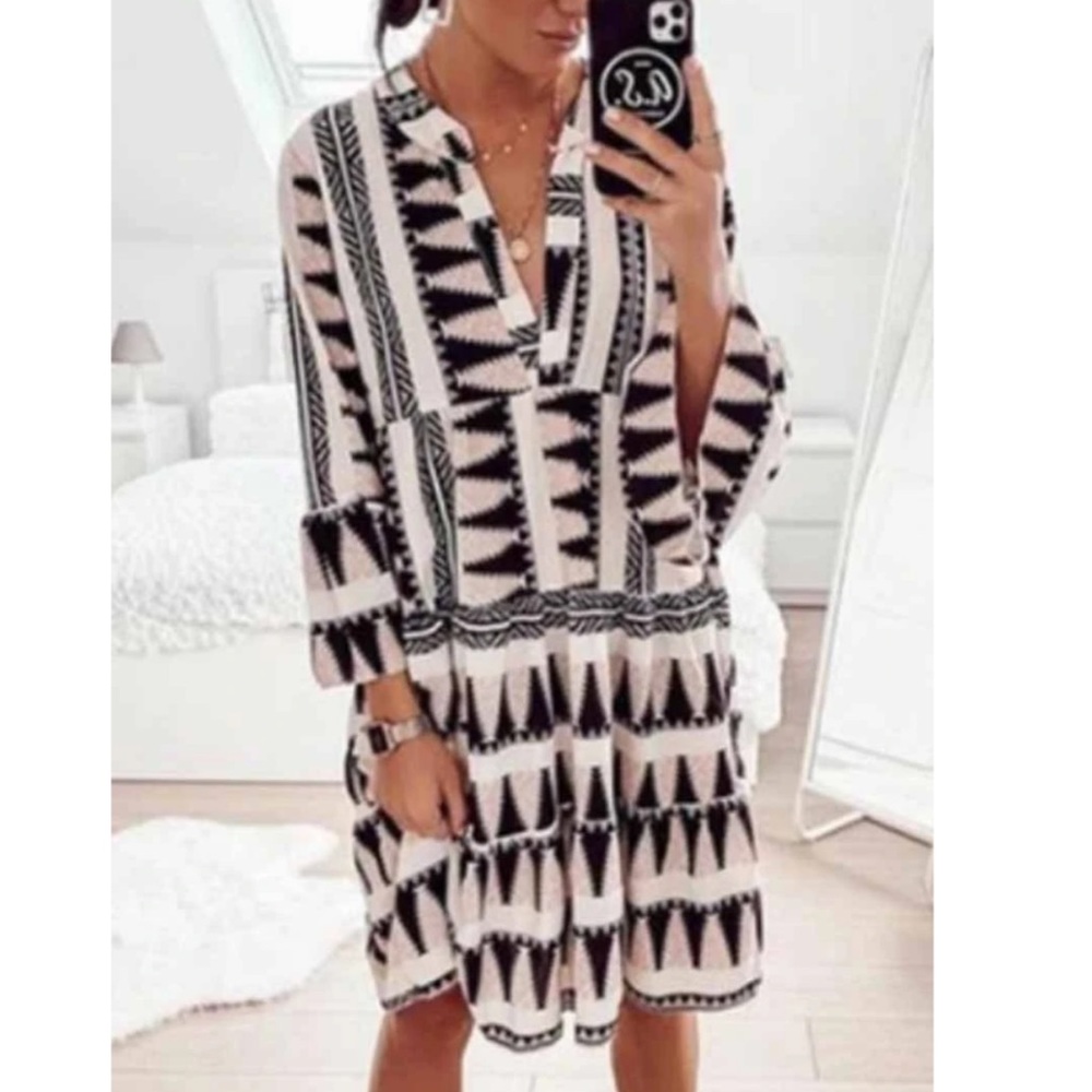 Geometric patterned black and pale pink dress. Sz med